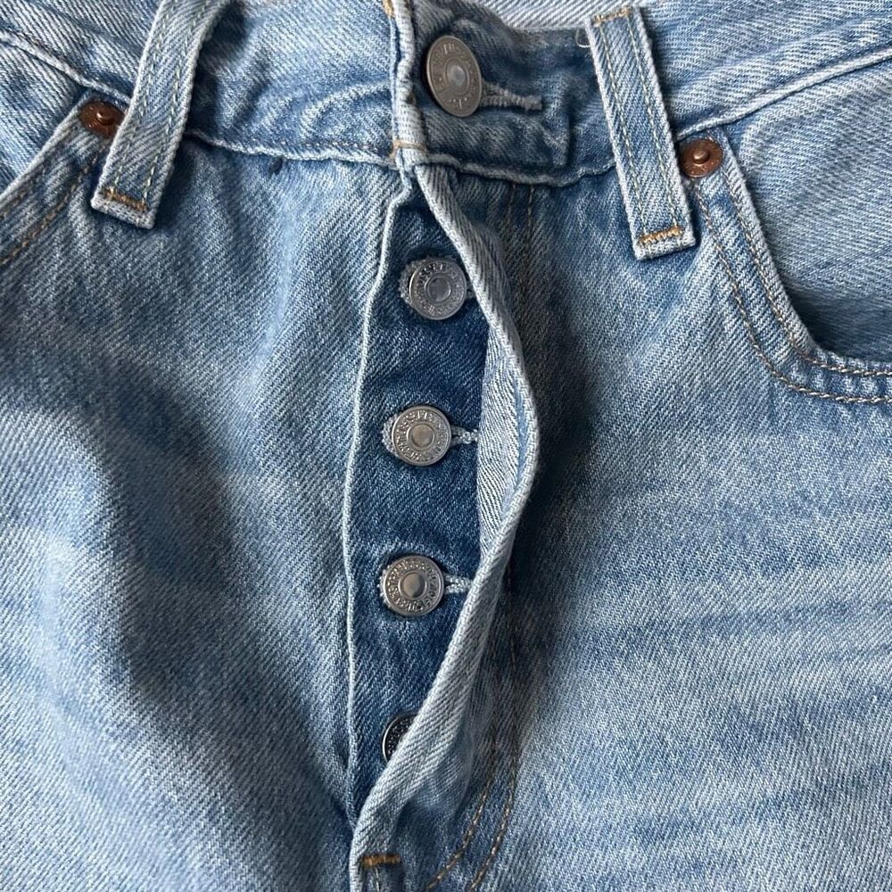 Levi’s 501 Premium Original Cropped Patched Jeans Medium Wash High Rise Size 28 - Picture 5 of 10